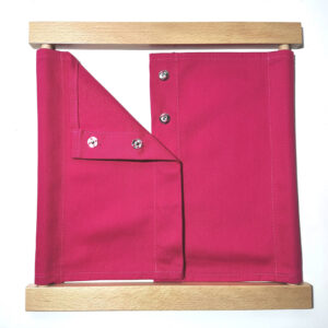 Rāmis ar spiedpogām